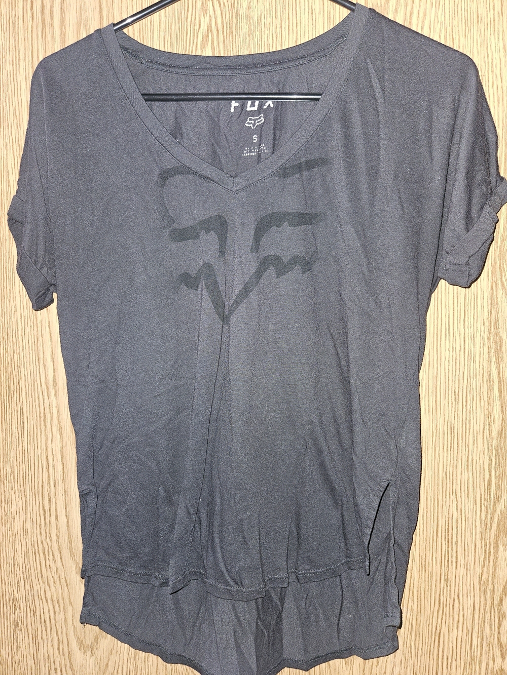 Fox Vintage Women's Black V-Neck Graphic Tee Good Used Condition